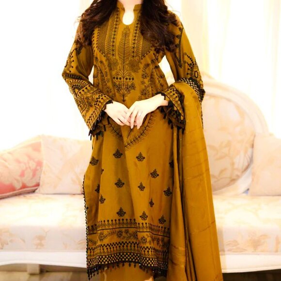 Mustard pakistani kurti Pure cotton with embroidery work with dupatta and pujama - Picture 5 of 9